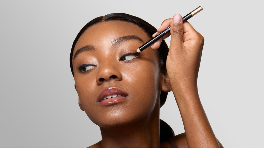 CREATING THE PERFECT SMOKEY EYE: KEY TIPS FOR A NATURAL LOOK