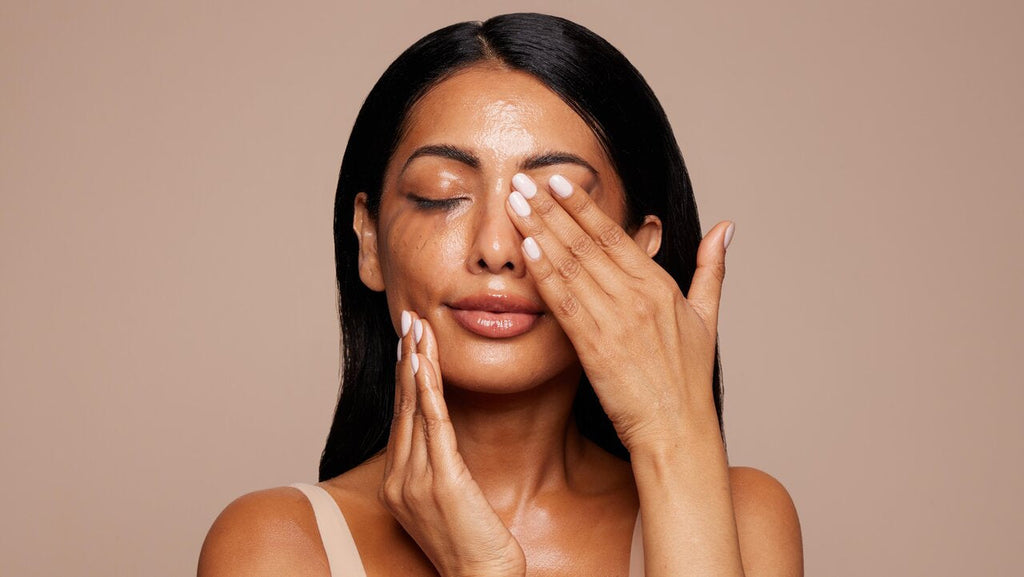 7 BENEFITS OF OIL CLEANSING YOUR SKIN